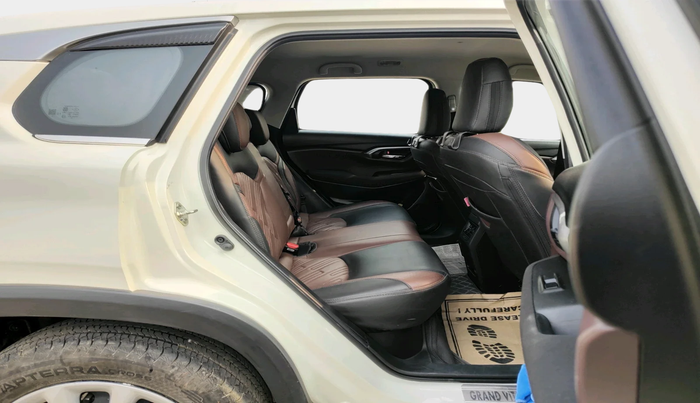 2024 Maruti Grand Vitara SIGMA SMART HYBRID, Petrol, Manual, 17,144 km, interior