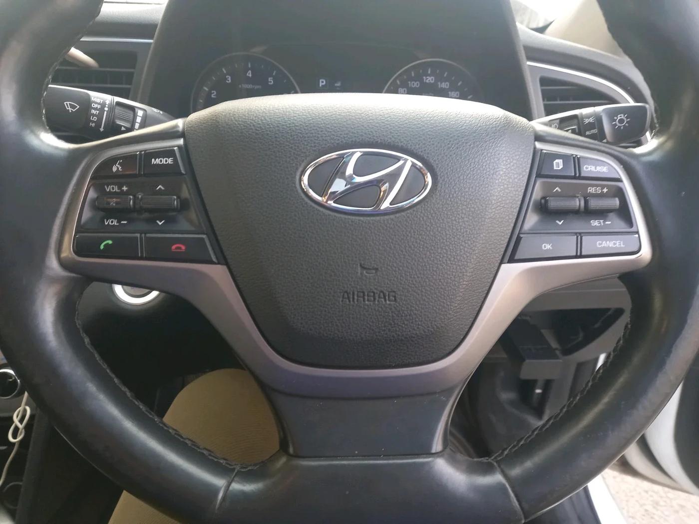 2017 Hyundai New Elantra 2.0 SX(O) AT PETROL, Petrol, Automatic, 1,17,546 km, interior
