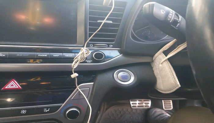 2017 Hyundai New Elantra 2.0 SX(O) AT PETROL, Petrol, Automatic, 1,17,546 km, interior