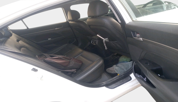 2017 Hyundai New Elantra 2.0 SX(O) AT PETROL, Petrol, Automatic, 1,17,546 km, interior