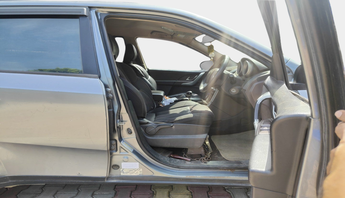 2013 Mahindra XUV500 W6, Diesel, Manual, 1,01,171 km, interior