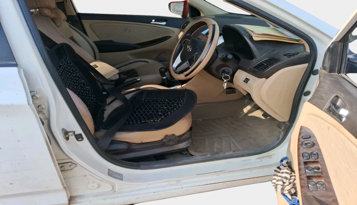 2011 Hyundai Verna FLUIDIC 1.6 VTVT SX, Petrol, Manual, 1,45,651 km, interior