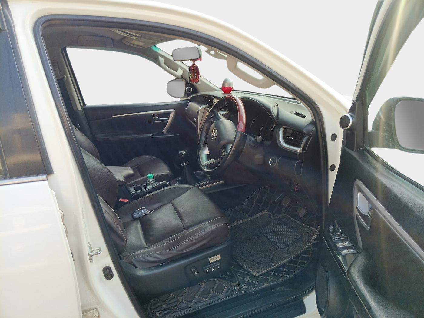 2017 Toyota Fortuner 2.8 4X2 MT, Diesel, Manual, 1,59,866 km, interior