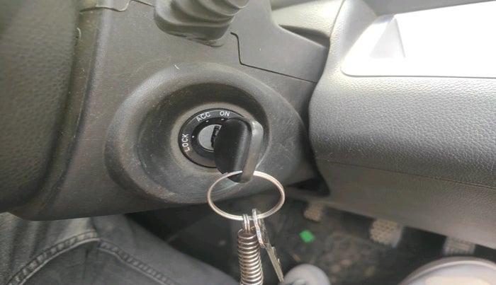 2014 Chevrolet Beat LT PETROL, Petrol, Manual, 68,812 km, interior