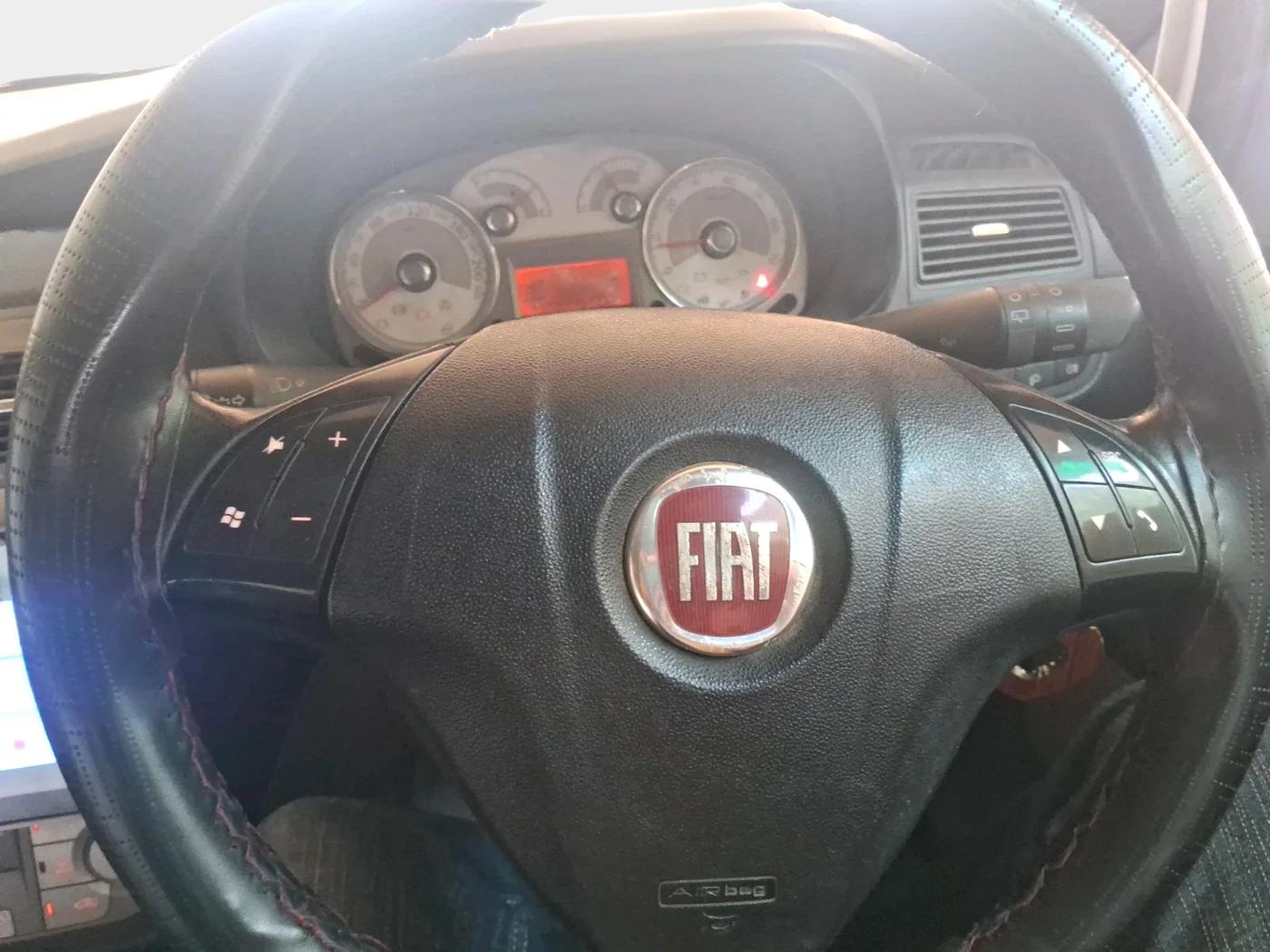 2011 Fiat Linea T JET, Petrol, Manual, 1,00,100 km, interior