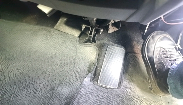 2017 Mahindra Kuv100 K4 6 STR, Petrol, Manual, 71,561 km, interior