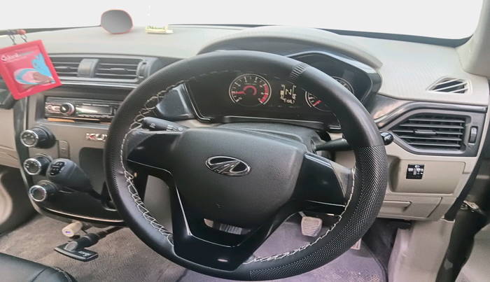 2017 Mahindra Kuv100 K4 6 STR, Petrol, Manual, 71,561 km, interior