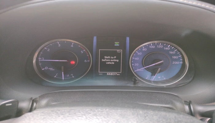 2022 Toyota Fortuner 4X2 AT 2.8 DIESEL, Diesel, Automatic, 66,837 km, interior
