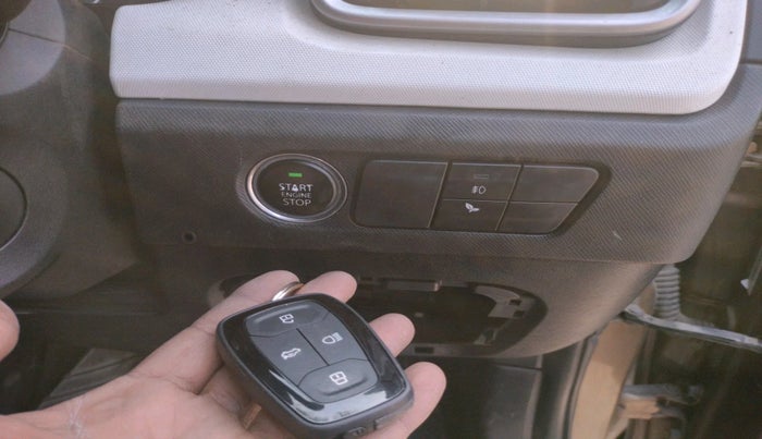 2021 Tata PUNCH CREATIVE AMT 1.2 RTN DUAL TONE, Petrol, Automatic, 28,834 km, interior