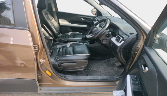 2021 Tata PUNCH CREATIVE AMT 1.2 RTN DUAL TONE, Petrol, Automatic, 28,834 km, interior