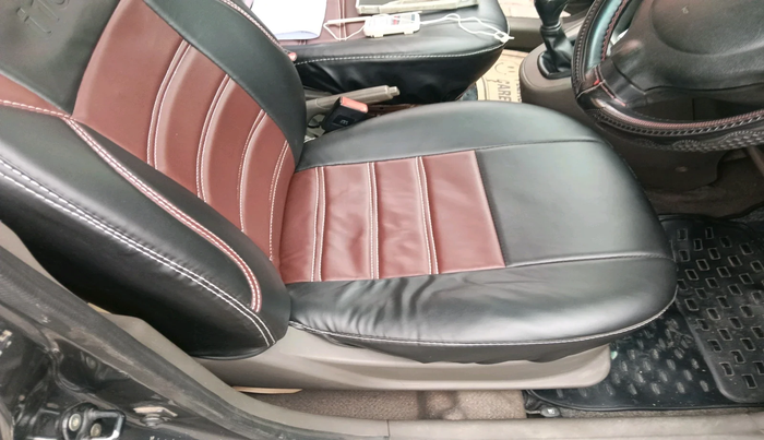 2011 Hyundai i10 ERA 1.1, Petrol, Manual, 1,66,793 km, interior