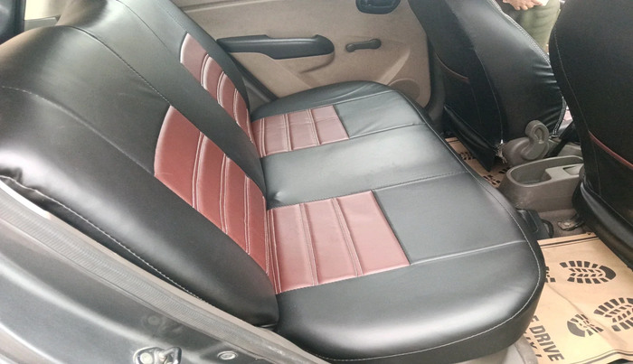 2011 Hyundai i10 ERA 1.1, Petrol, Manual, 1,66,793 km, interior