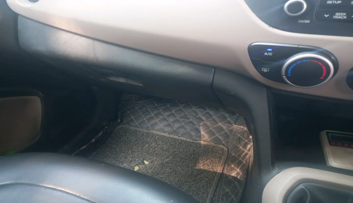 2018 Hyundai Grand i10 SPORTZ 1.2 KAPPA VTVT, Petrol, Manual, 1,12,740 km, interior