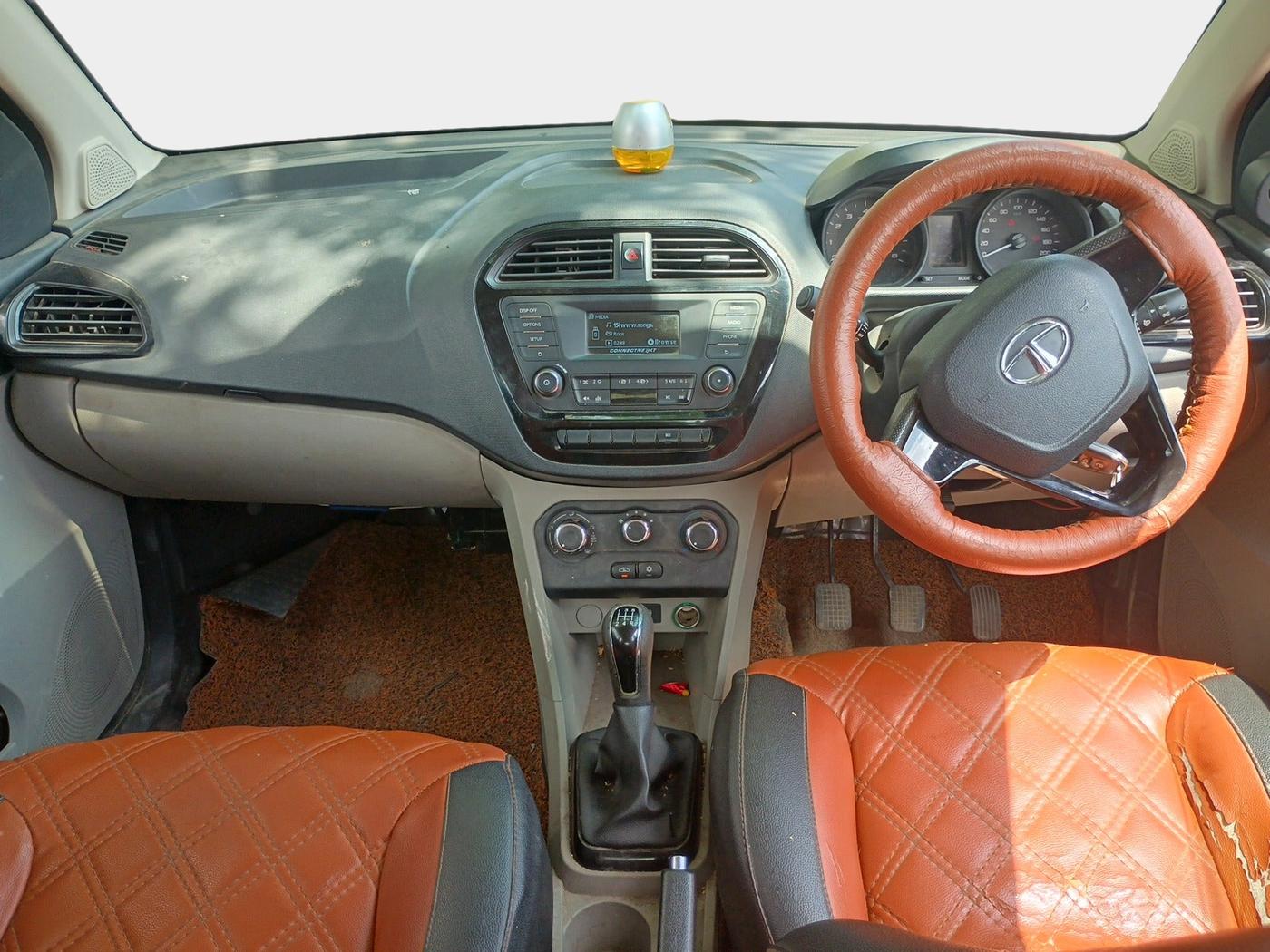 2018 Tata Tiago XT PETROL, Petrol, Manual, 66,800 km, interior