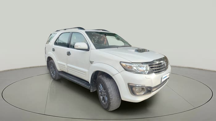 2015 Toyota Fortuner 3.0 4X4 MT, Diesel, Manual, 3,17,164 km, exterior