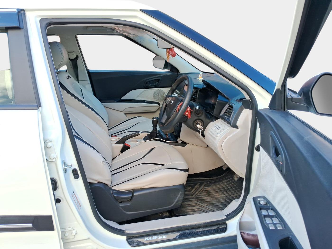 2023 Mahindra XUV300 W6 1.5 Sunroof Diesel, Diesel, Manual, 38,510 km, interior
