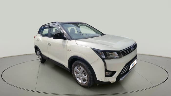 2020 Mahindra XUV300 W6 1.5 DIESEL, Diesel, Manual, 1,28,000 km, exterior