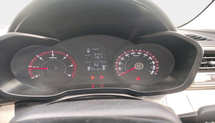 2020 Mahindra XUV300 W6 1.5 DIESEL, Diesel, Manual, 1,25,122 km, interior