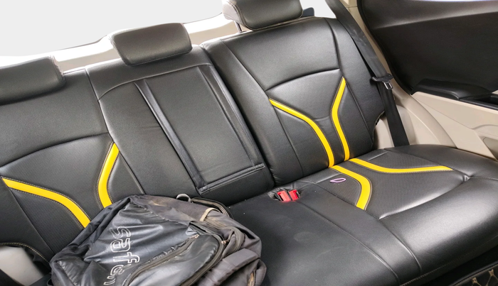 2020 Mahindra XUV300 W6 1.5 DIESEL, Diesel, Manual, 1,25,122 km, interior