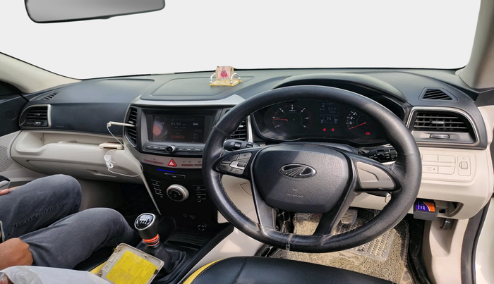 2020 Mahindra XUV300 W6 1.5 DIESEL, Diesel, Manual, 1,25,122 km, interior