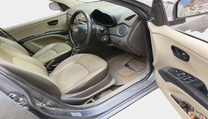 2014 Hyundai i10 MAGNA 1.1, Petrol, Manual, 62,916 km, interior