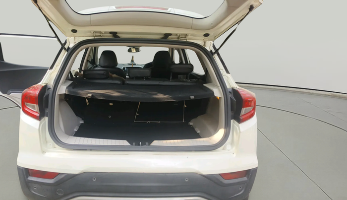 2022 Mahindra XUV300 W8 1.5 DIESEL, Diesel, Manual, 46,278 km, exterior