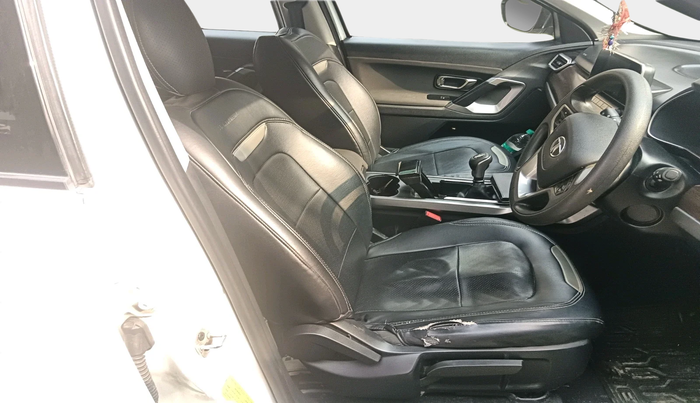2020 Tata Harrier XT 2.0L KRYOTEC, Diesel, Manual, 1,39,079 km, interior