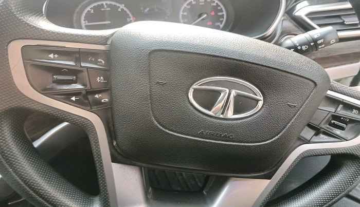 2020 Tata Harrier XT 2.0L KRYOTEC, Diesel, Manual, 1,39,079 km, interior