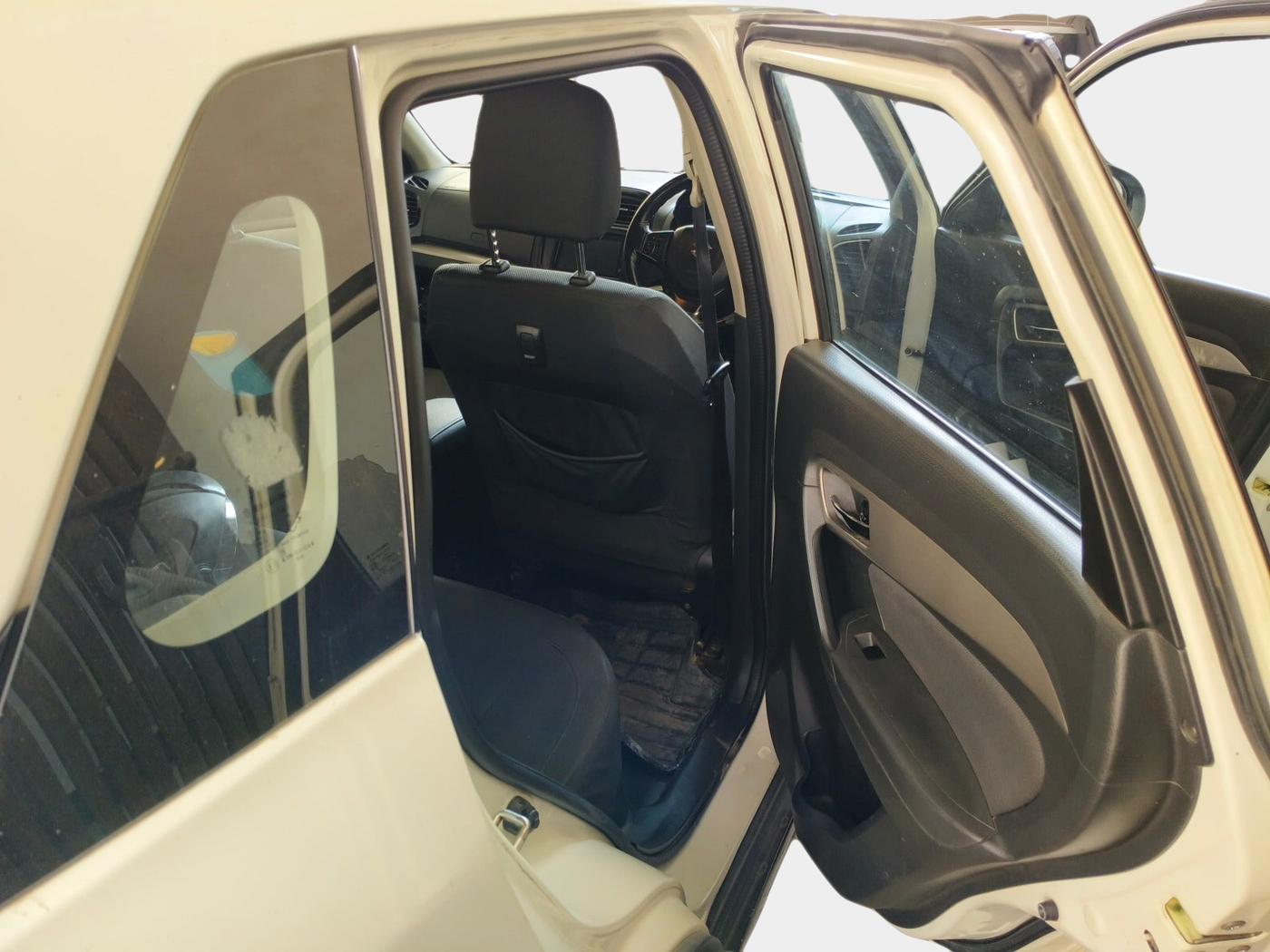 2017 Maruti Vitara Brezza ZDI PLUS, Diesel, Manual, 76,847 km, interior