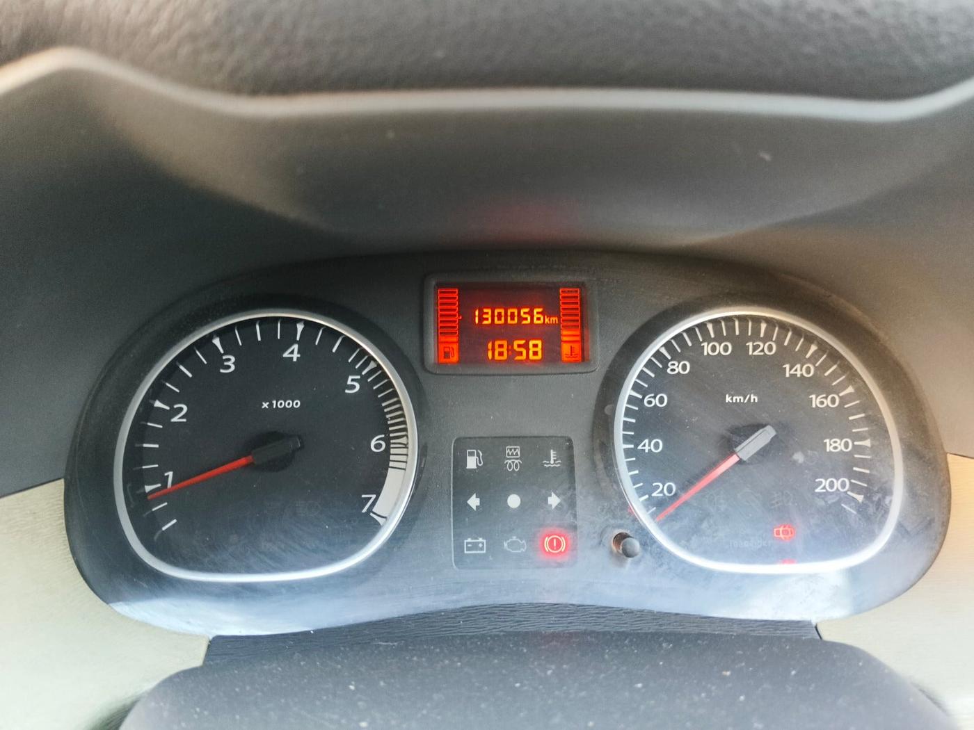 2014 Renault Duster 85 PS RXL DIESEL, Diesel, Manual, 1,30,056 km, interior