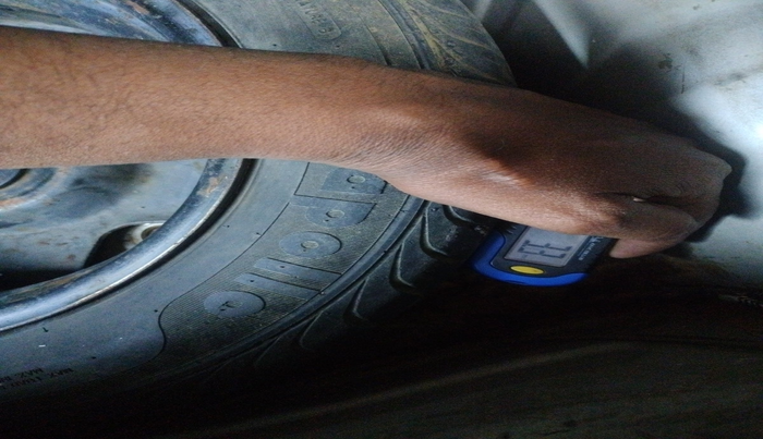 2011 Chevrolet Beat LS PETROL, Petrol, Manual, 1,07,729 km, tyre