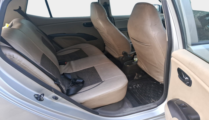 2014 Hyundai i10 MAGNA 1.1, Petrol, Manual, 1,13,940 km, interior