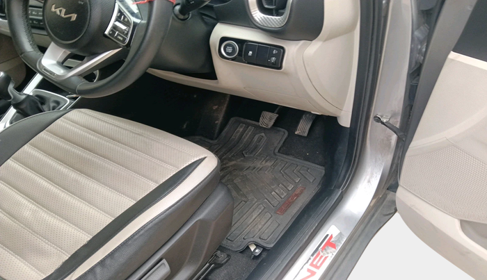 2021 KIA SONET HTX 1.0 IMT, Petrol, Manual, 49,366 km, interior