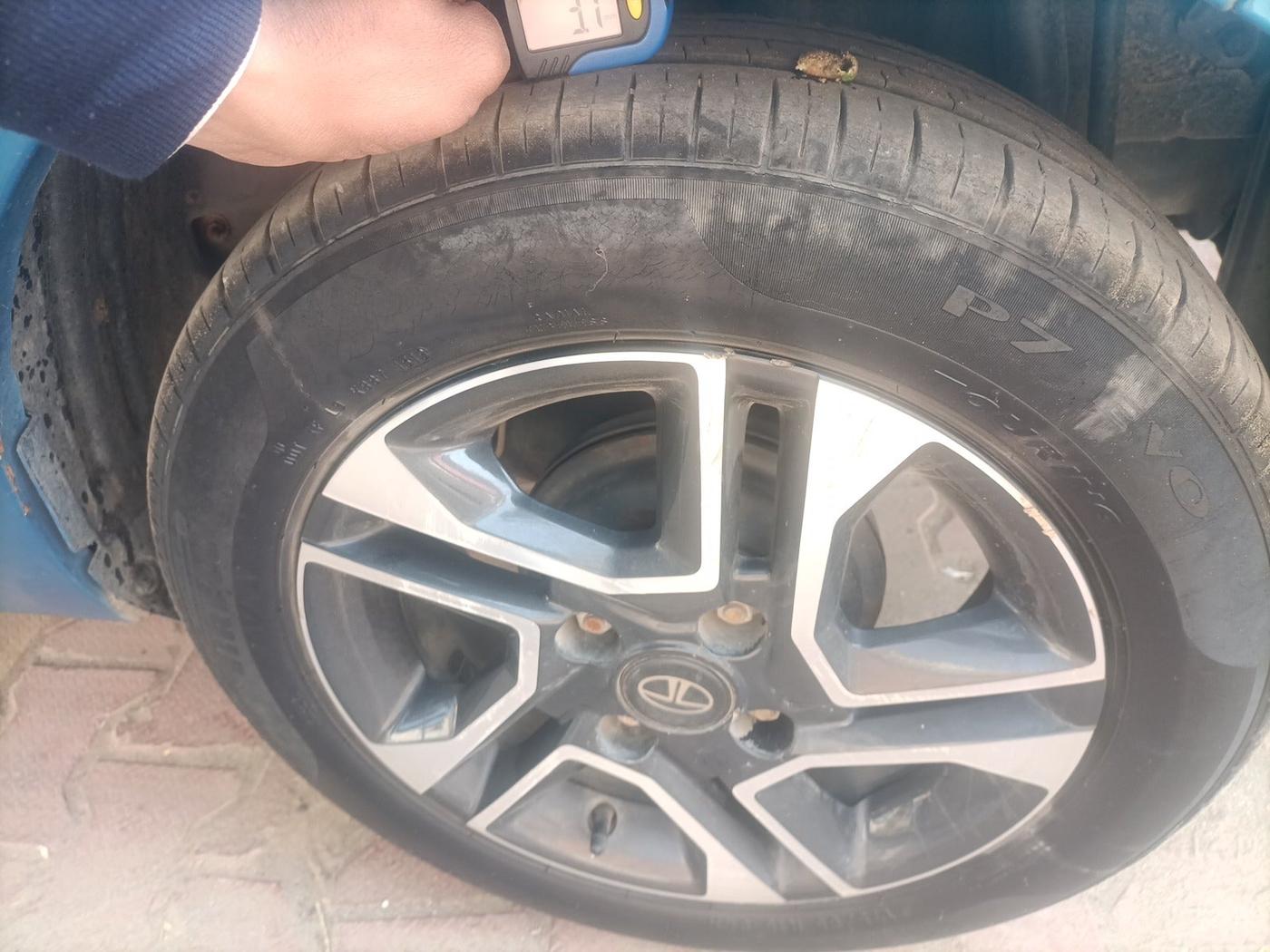 2019 Tata Tiago XZ PLUS PETROL, Petrol, Manual, 68,606 km, tyre