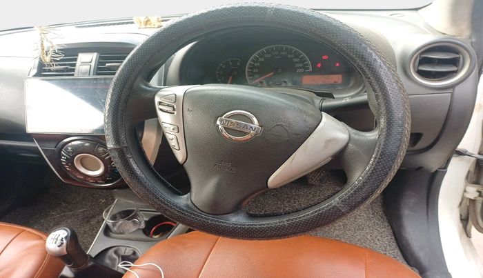 2017 Nissan Sunny XL DIESEL, Diesel, Manual, 99,797 km, interior