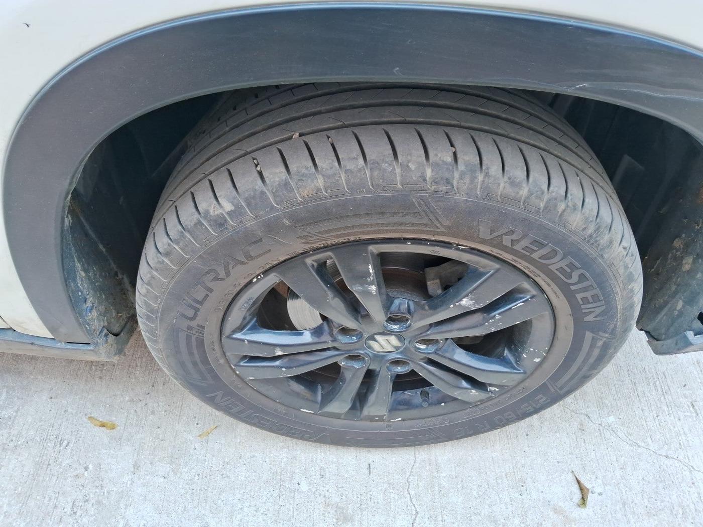 2016 Maruti Vitara Brezza VDI, Diesel, Manual, 1,44,762 km, tyre
