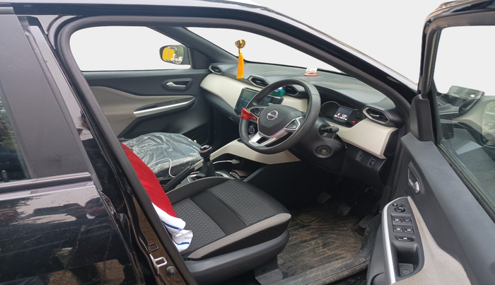 2024 Nissan MAGNITE XL, Petrol, Manual, 6,138 km, interior