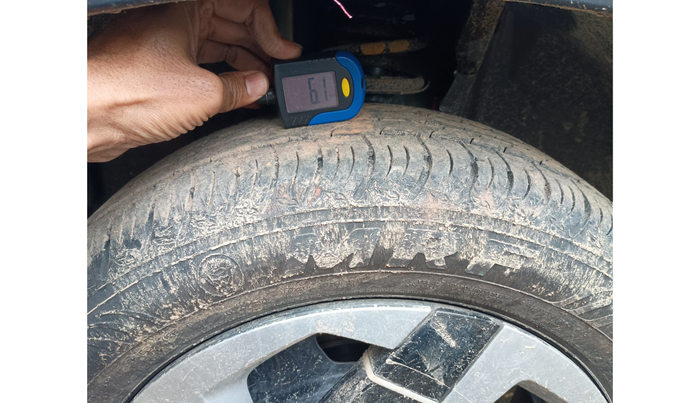 2024 Nissan MAGNITE XL, Petrol, Manual, 6,138 km, tyre