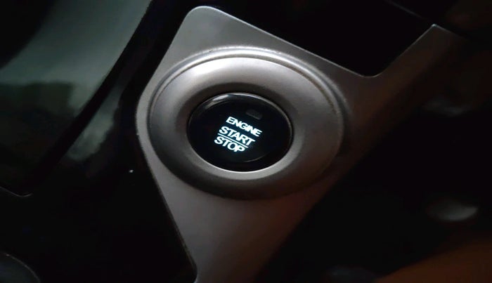 2018 Mahindra XUV500 W7, Diesel, Manual, 85,933 km, interior