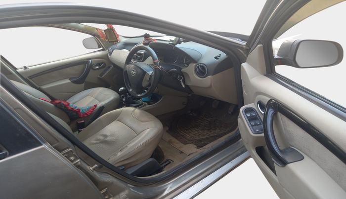 2015 Nissan Terrano XV D THP 110 PS, Diesel, Manual, 1,03,301 km, interior