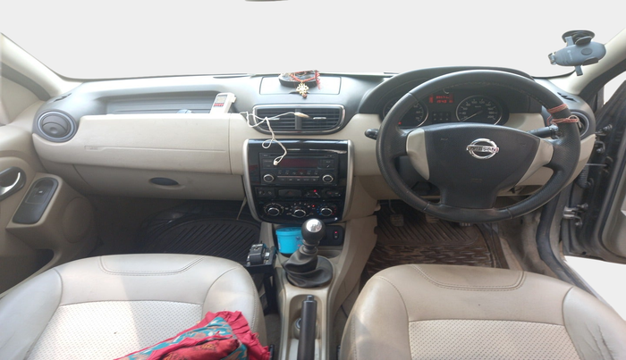 2015 Nissan Terrano XV D THP 110 PS, Diesel, Manual, 1,03,301 km, interior