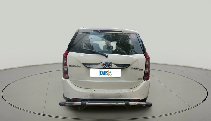 2017 Mahindra XUV500 W10, Diesel, Manual, 1,60,109 km, exterior