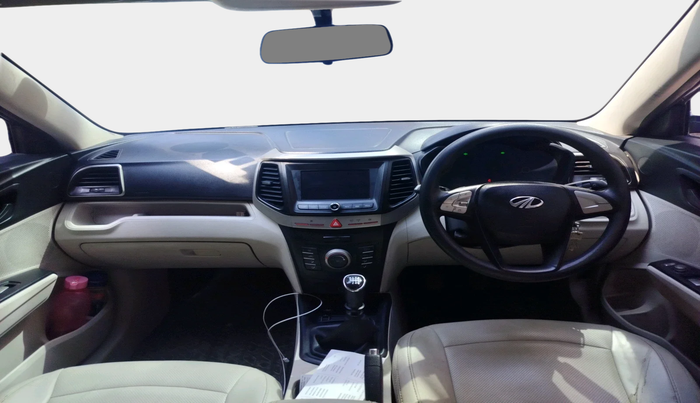 2020 Mahindra XUV300 W6 1.2 PETROL, Petrol, Manual, 1,05,064 km, interior