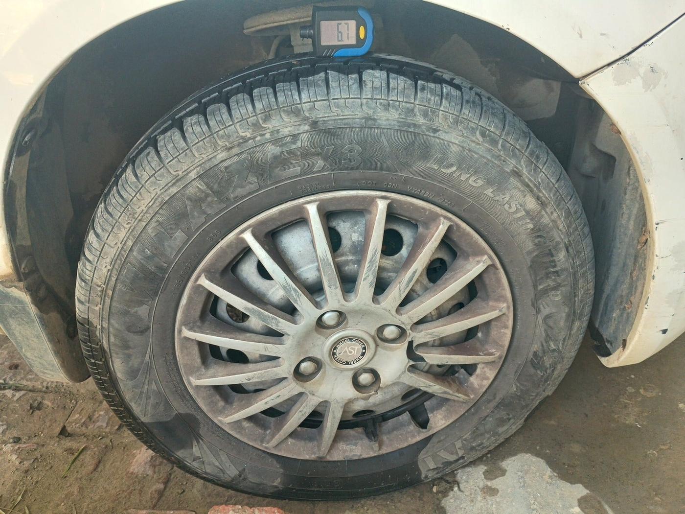 2011 Maruti Ritz LXI, Petrol, Manual, 87,599 km, tyre