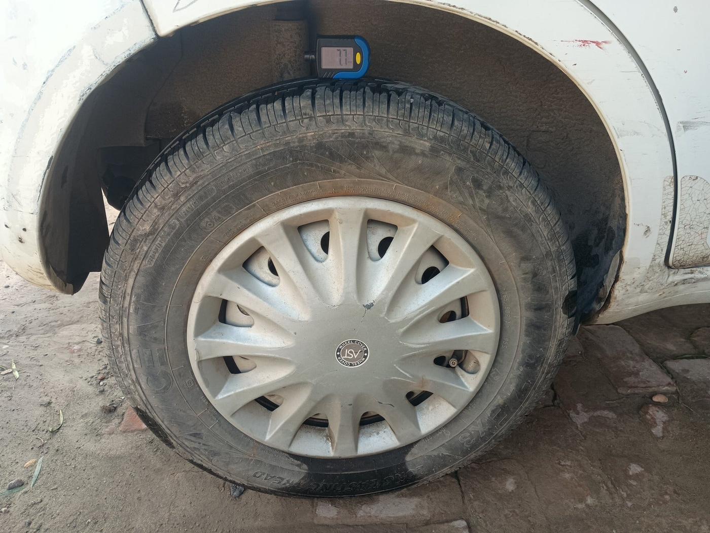 2011 Maruti Ritz LXI, Petrol, Manual, 87,599 km, tyre