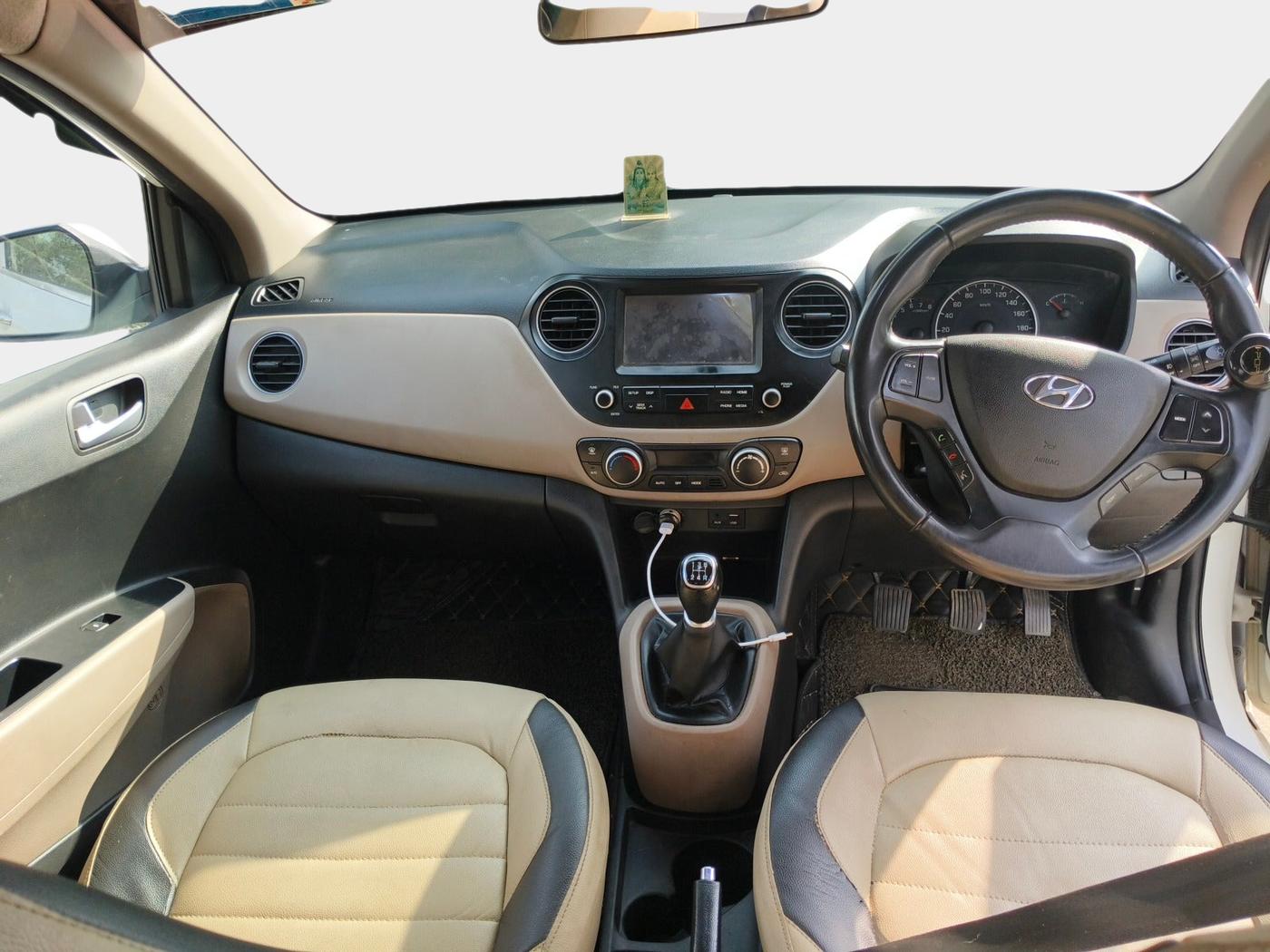 2017 Hyundai Grand i10 ASTA 1.2 KAPPA VTVT, Petrol, Manual, 84,485 km, interior