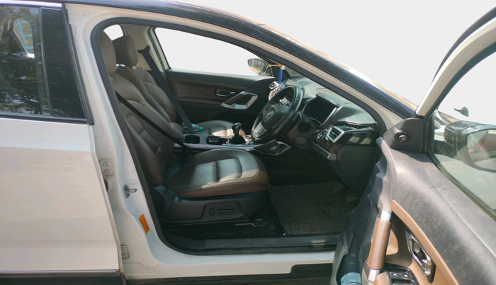 2020 Tata Harrier XZ PLUS 2.0L DUAL TONE, Diesel, Manual, 80,216 km, interior