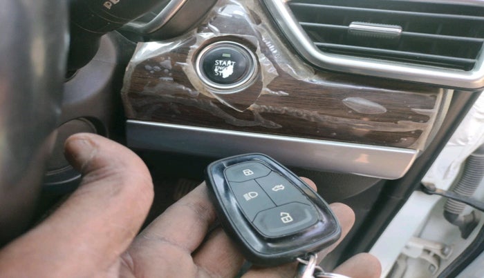 2020 Tata Harrier XZ PLUS 2.0L DUAL TONE, Diesel, Manual, 80,216 km, interior