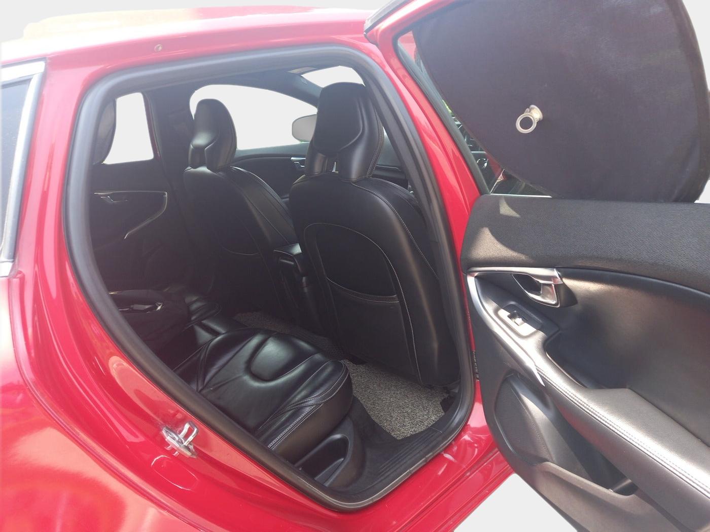 2017 Volvo V 40 D3 R design, Diesel, Automatic, 56,267 km, interior