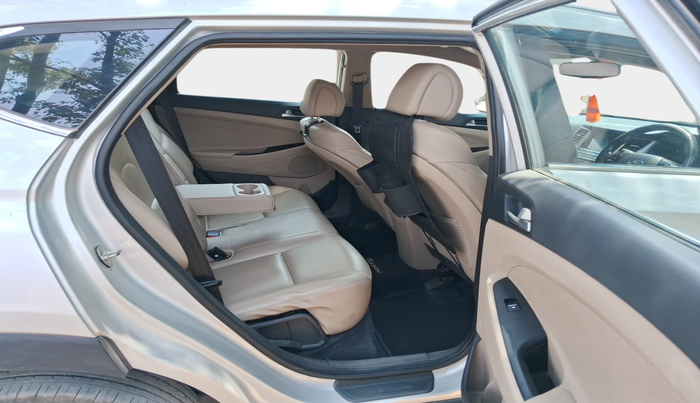 2017 Hyundai Tucson GLS 2WD AT DIESEL, Diesel, Automatic, 1,19,897 km, interior
